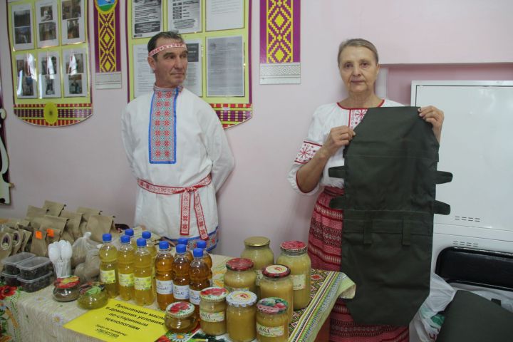 Жители Большешурнякского поселения активно помогают бойцам СВО
