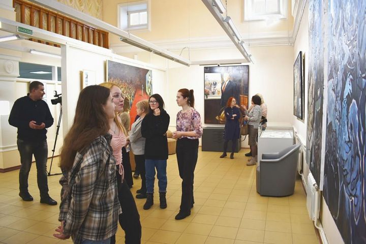 В Елабуге открылась выставка, посвященная России