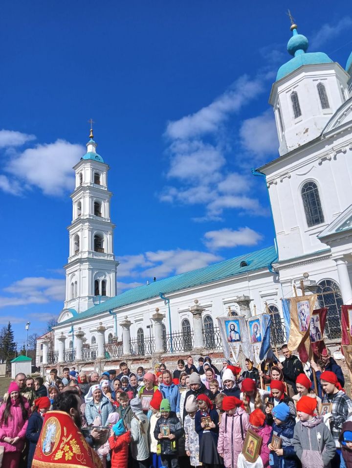 Православные елабужане празднуют Пасху