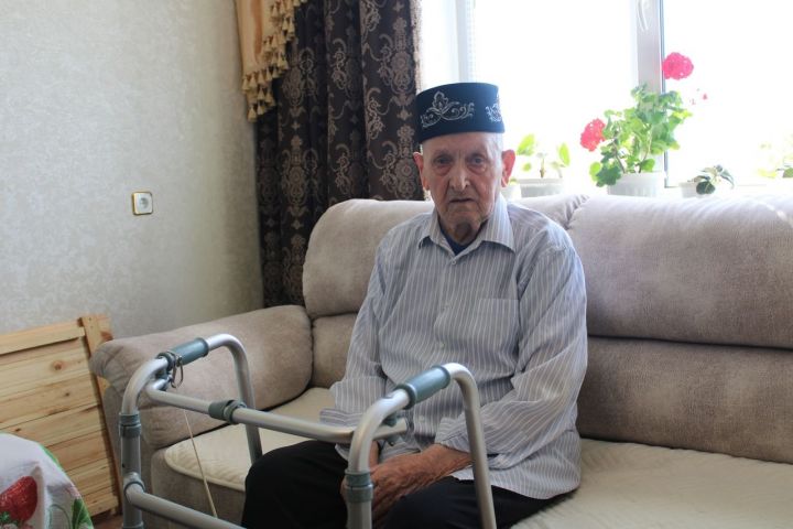 Ветеран Расых Салихов поделился воспоминаниями о войне