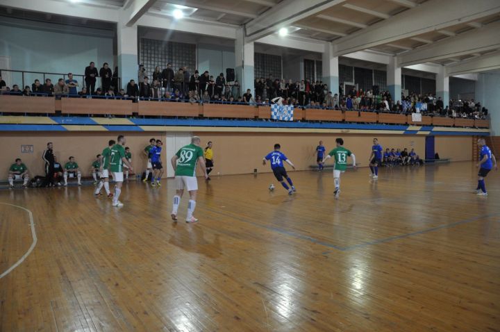 В Елабуге состоялся чемпионат города по мини-футболу (фоторепортаж)