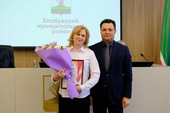 Глава района Рустем Нуриев наградил елабужских спортсменов и педагога Елабужского района