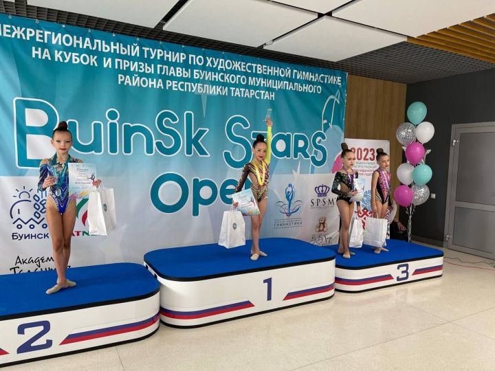 Елабужские гимнастки на пьедестале почета