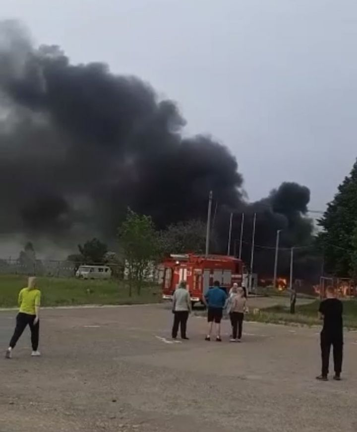 В Елабуге на территории одного из заводов произошло возгорание