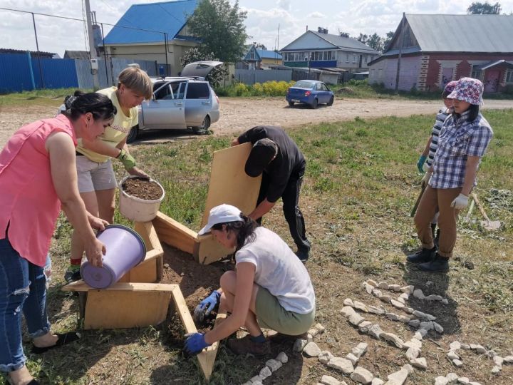 В Елабуге провели патриотическую акцию «Звезда Победа»