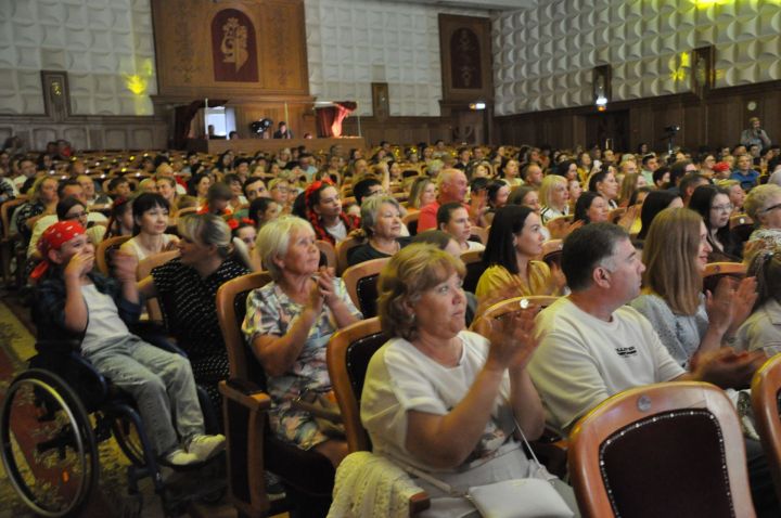 В Елабуге дети с ОВЗ поют сольно и танцуют хип-хоп (+фоторепортаж)