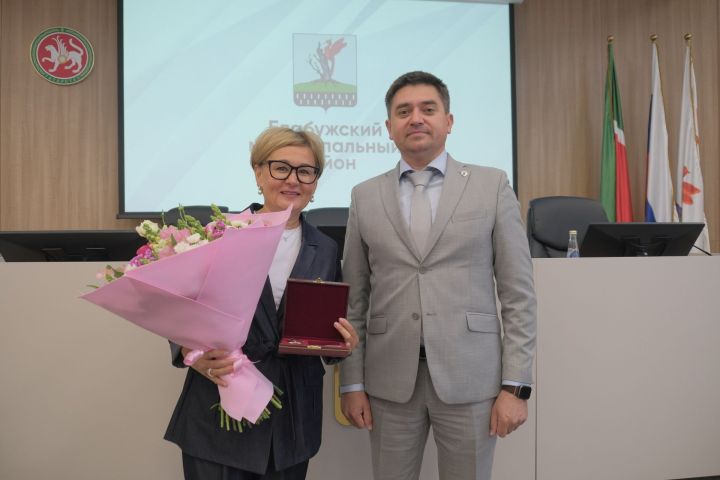 Елабужан наградили на общегородской планерке
