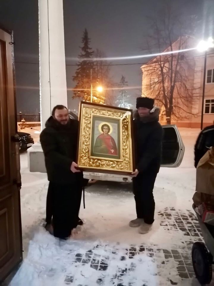 В Спасский собор доставлена икона святого мученика Трифона с частицей его святых мощей