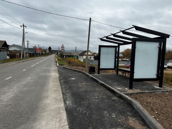 В Елабуге установили новые остановочные павильоны