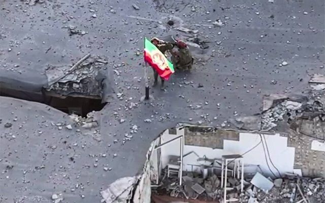 Бойцы установили флаг Татарстана в Угледаре в память о погибшем елабужанине