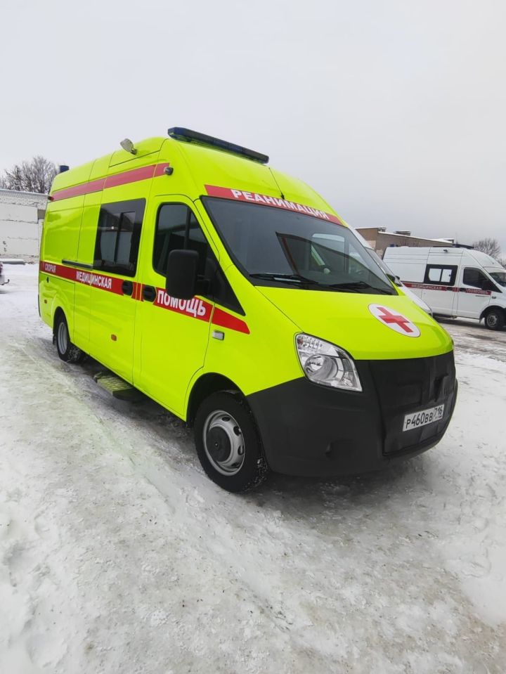 Елабужская центральная районная больница получила новый реанимобиль