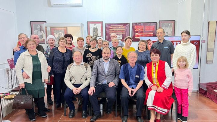 В Выставочном зале ЕГМЗ прошла встреча чувашей