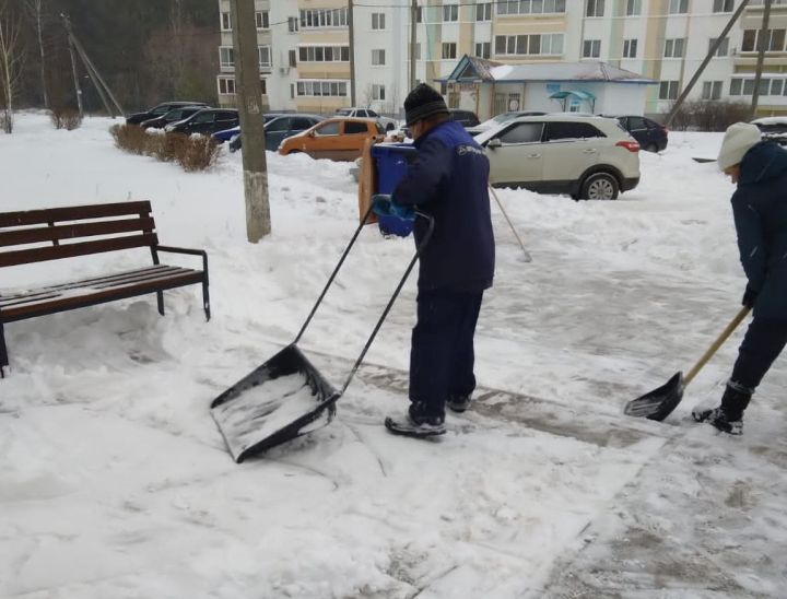 Елабужане могут обратиться в свои УК по вопросам уборки снега