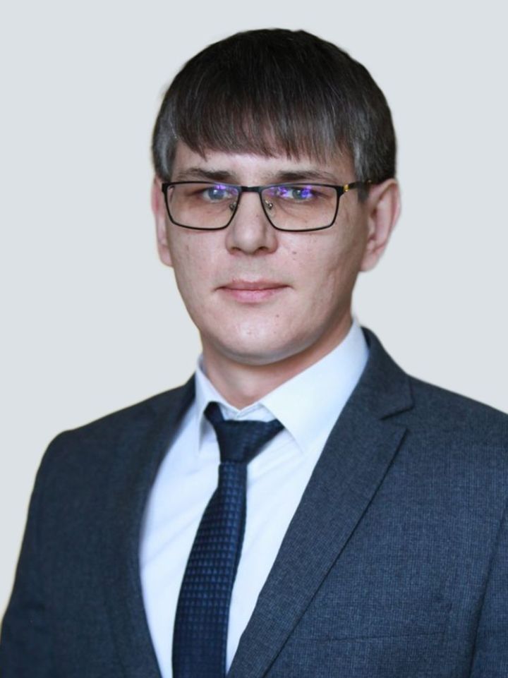 «Взял под свою опеку семью»: куратор рассказал, как поддерживает семью бойца из Елабуги