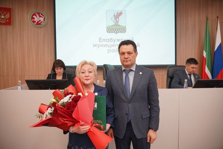 Елабужан наградили на городской планерке