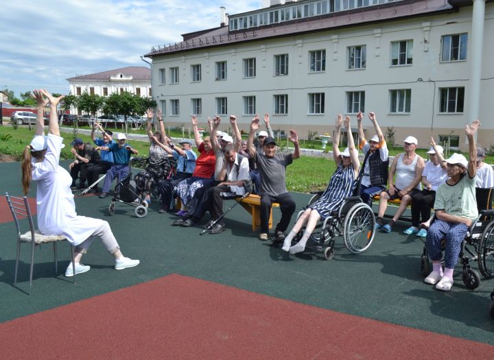 В Елабужском доме-интернате для престарелых прошла эстафета на новой площадке