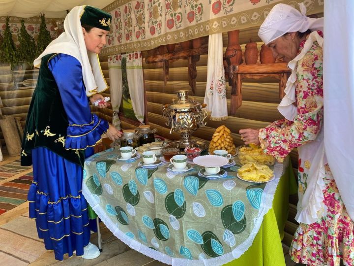 Елабужане приняли участие в Петербургском Сабантуе