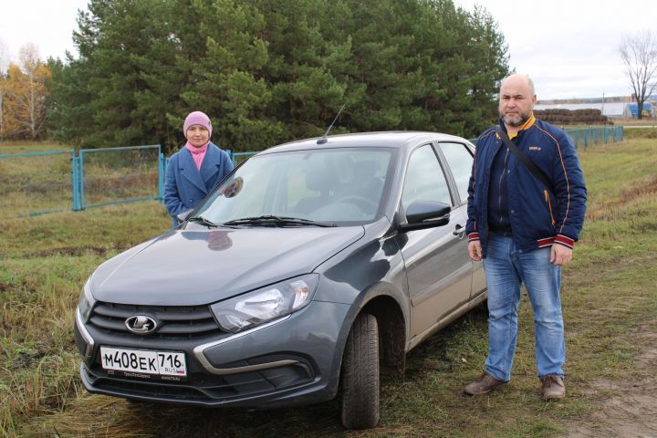 В Елабуге учителю вручат ключи от нового автомобиля