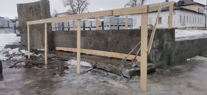 В Елабуге на Мемориале Памяти устанавливают гранитные плиты