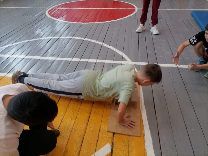 В Елабуге воспитанники спортивной школы «Юность» сдали нормативы ГТО