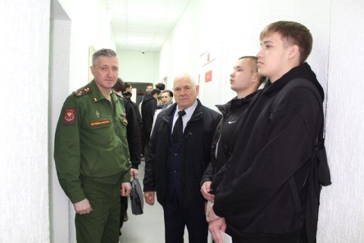 В Елабуге начался осенний призыв в армию