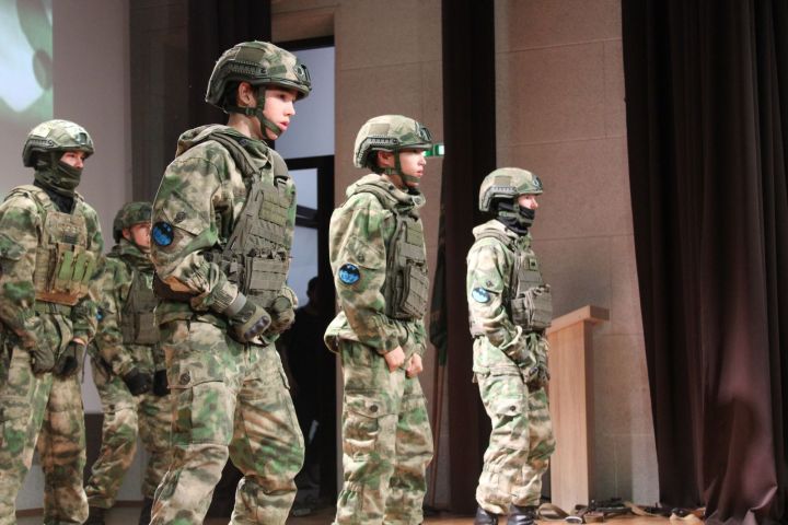 В Елабуге отметили Всероссийский день призывника