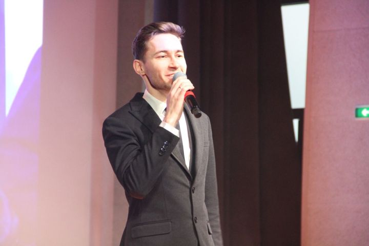 Елабужские налоговые инспекторы отметили 35-летний юбилей службы