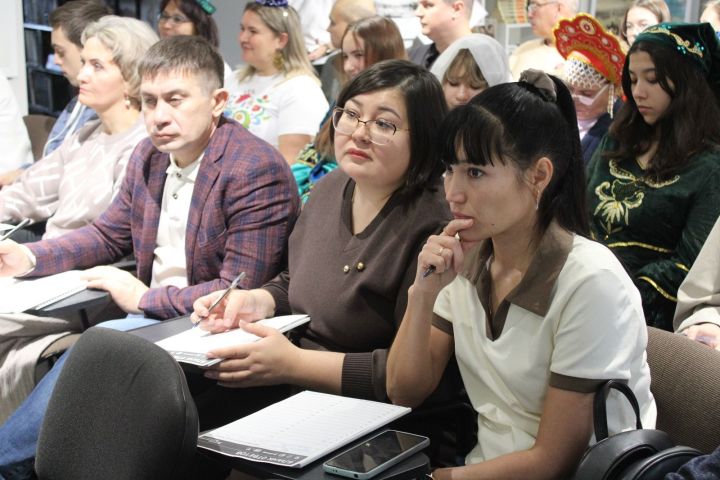 В Елабуге написали юбилейный Этнографический диктант