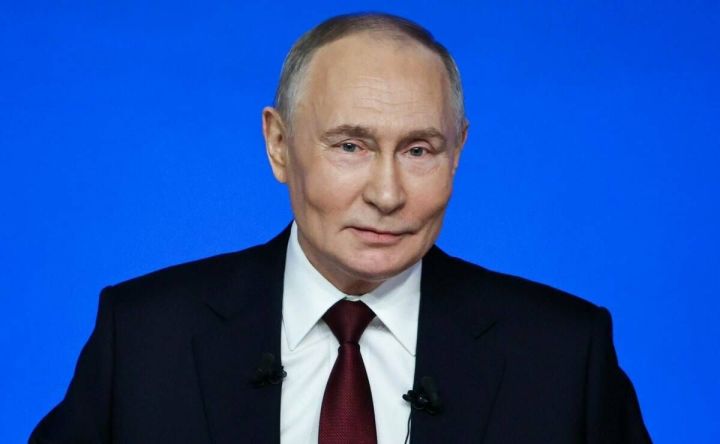 Путин призвал деятелей культуры и СМИ пропагандировать семейные ценности