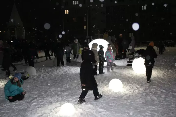 В Елабуге открыли новогоднюю елку на улице Марджани