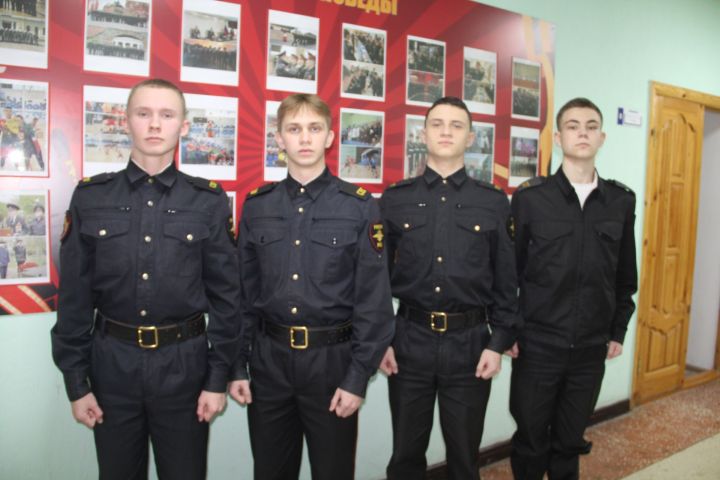 Суворовцы из Елабуги будут танцевать в Москве на X Международном Кремлевском кадетском балу