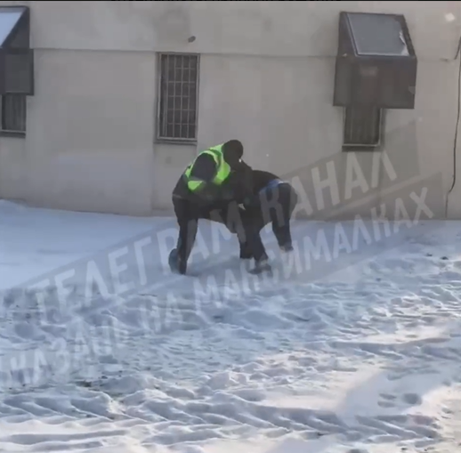 В Татарстане водители трамваев устроили драку