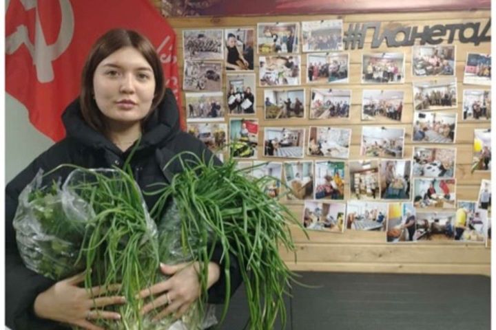 В Елабуге в «Университетской» школе прошла акция «Поздравь солдата»