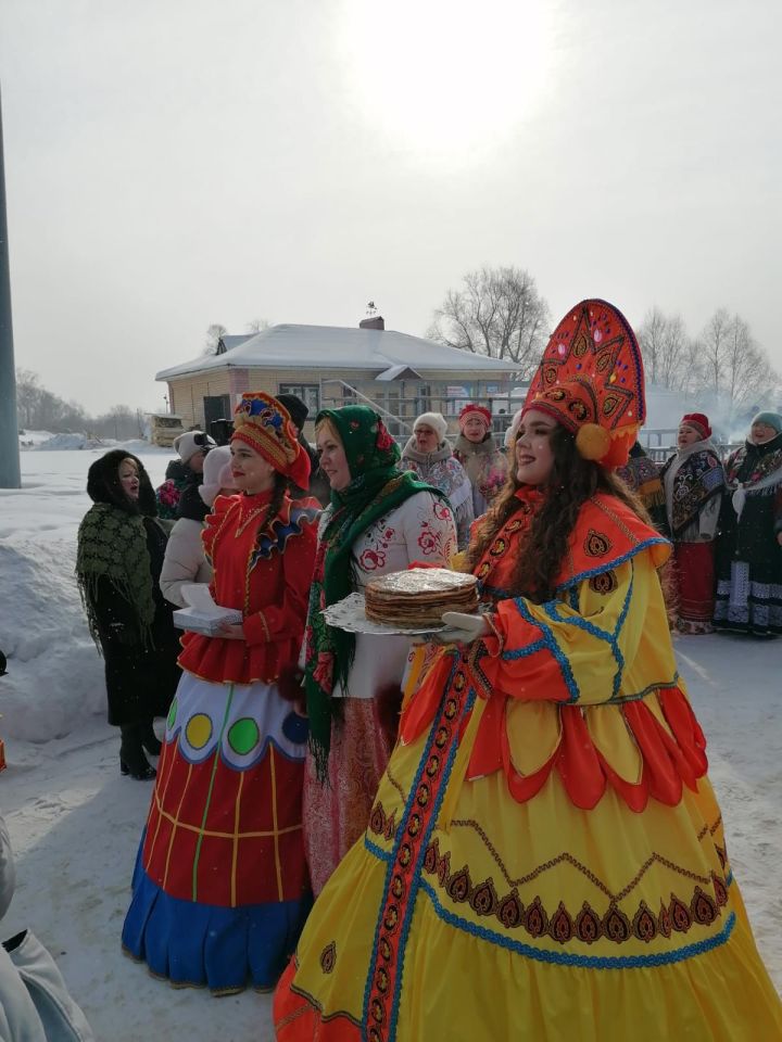 В Елабуге на Шишкинских прудах провожают зиму