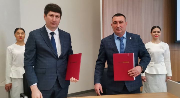В Елабуге появится новый тренер по хоккею благодаря спонсорской помощи