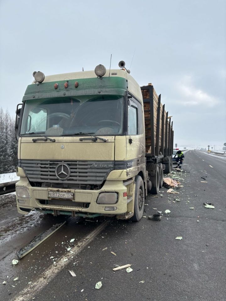 В Госавтоинспекции Елабуги рассказали подробности смертельной аварии с фурами