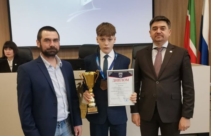 Триумф елабужских спортсменов: награждение на городской планерке