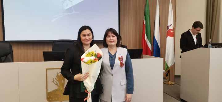 В Елабуге наградили муниципальных служащих