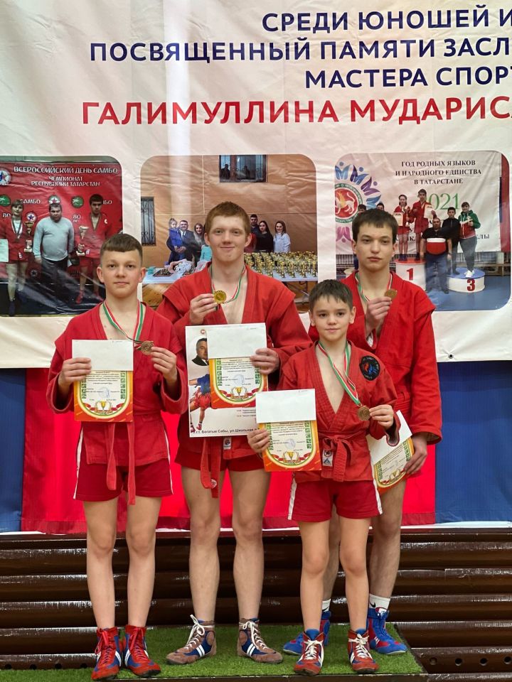 Елабужские самбисты завоевали четыре медали на престижном турнире