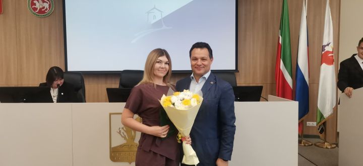 Рустем Нуриев вручил благодарственные письма за вклад в празднование 80-летия Победы