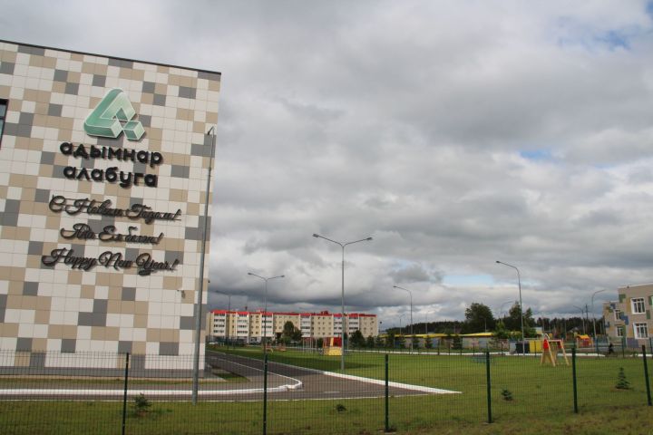 Вокруг школы «Адымнар – Алабуга» установили 17 новых опор освещения