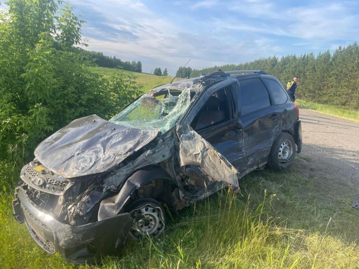 В Елабужском районе произошло серьезное ДТП: водитель в реанимации