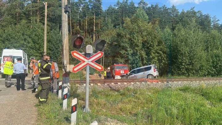 В Госавтоинспекции Елабуги рассказали подробности смертельного ДТП с поездом