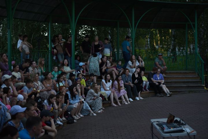 Елабужан приглашают на киновечер в пледах под открытым небом