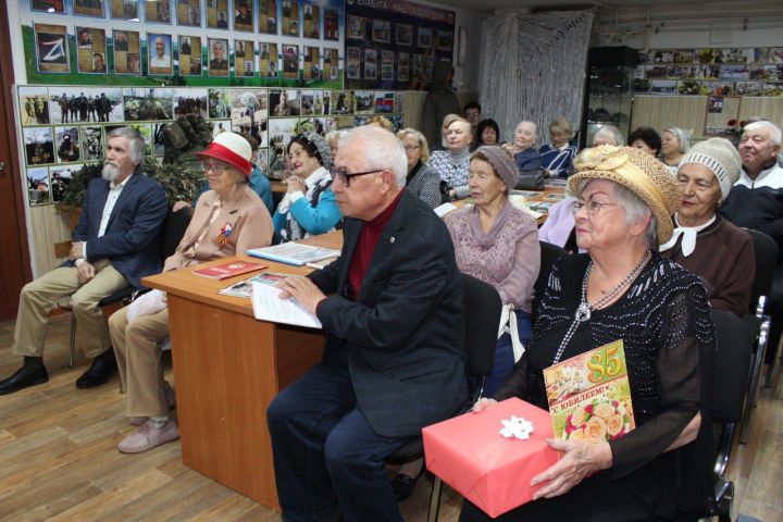 От фронтовиков до СВО: в Елабуге вышла книга памяти в стихах