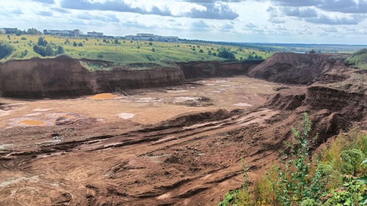 В Елабужском районе выявлена незаконная добыча полезных ископаемых на сельхозземлях