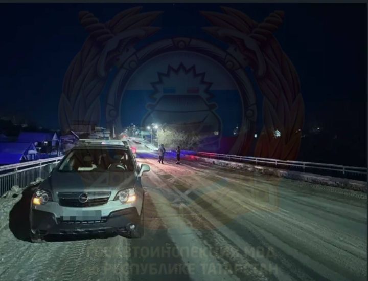 В Чистопольском районе машина переехала лежавшего на дороге мужчину
