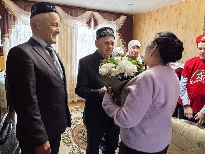Тере тарих: Мирсәид Салихов 95 яшьлек юбилее белән котлаулар кабул итте