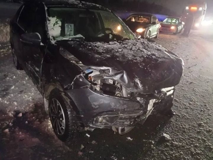 Пассажирка с травмами госпитализирована после ДТП на трассе М-7 в Елабужском районе