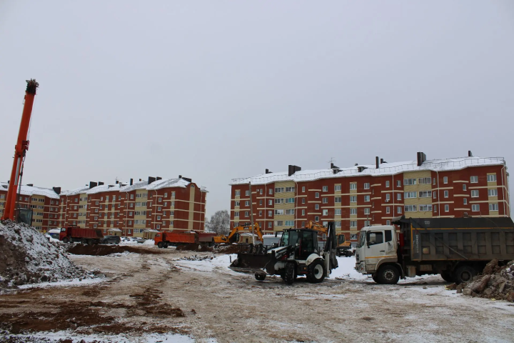 Парковку в Елабуге передвинут ради детей